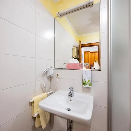 아파트 Gemuetliches In Mit Balkon 바트 비른바흐